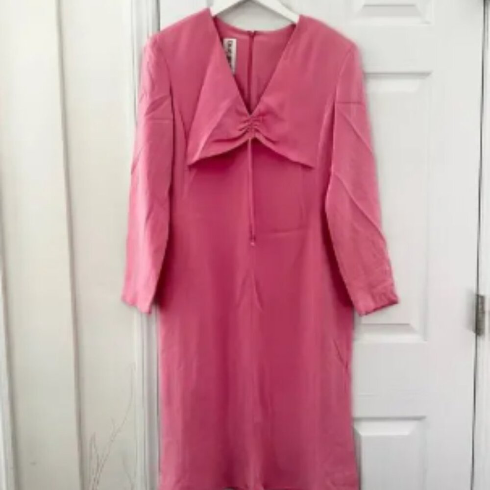 Tom And Linda Platt Vintage Barbie Pink CInched Chest V Neck Sheath Dress 10
